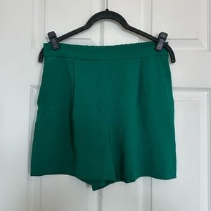 Aritzia (Babaton) Shorts - Green - Size 6